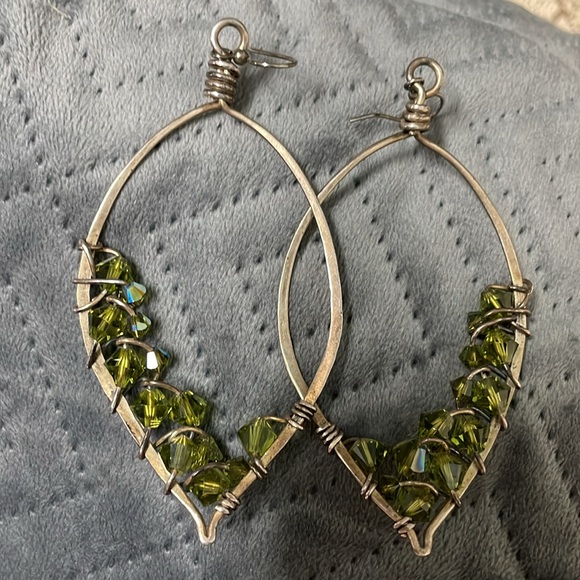 Sterling peridot leaf earrings - Picture 3 of 6